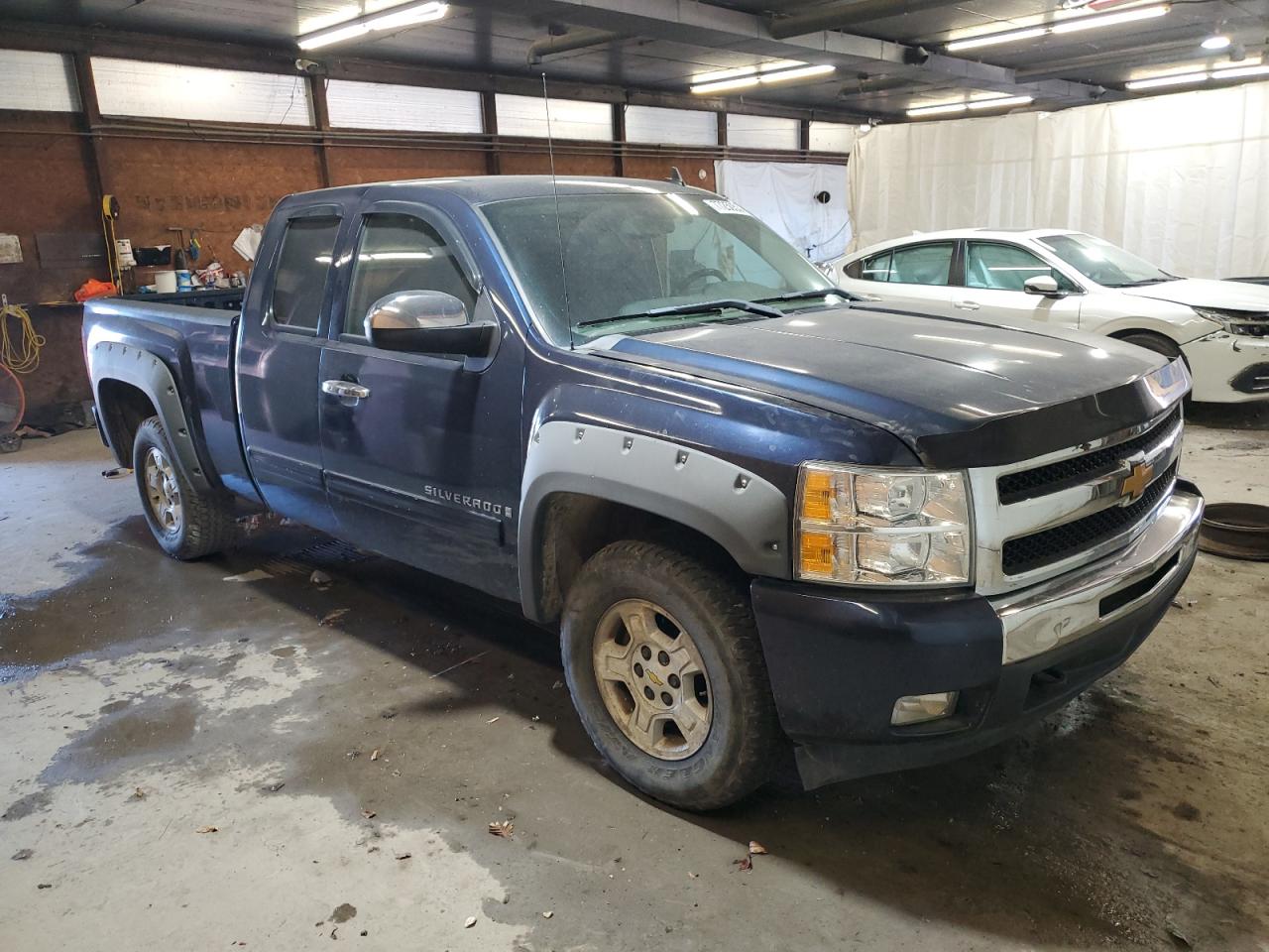 2009 Chevrolet Silverado - Image 4