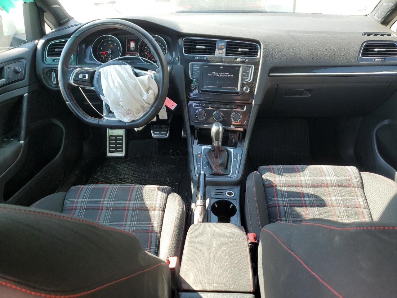 2017 Volkswagen GTI - Image 8