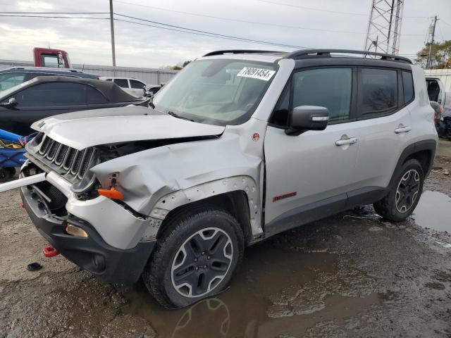 2016 Jeep Renegade Trailhawk на продаже в Dyer, IN - Front End