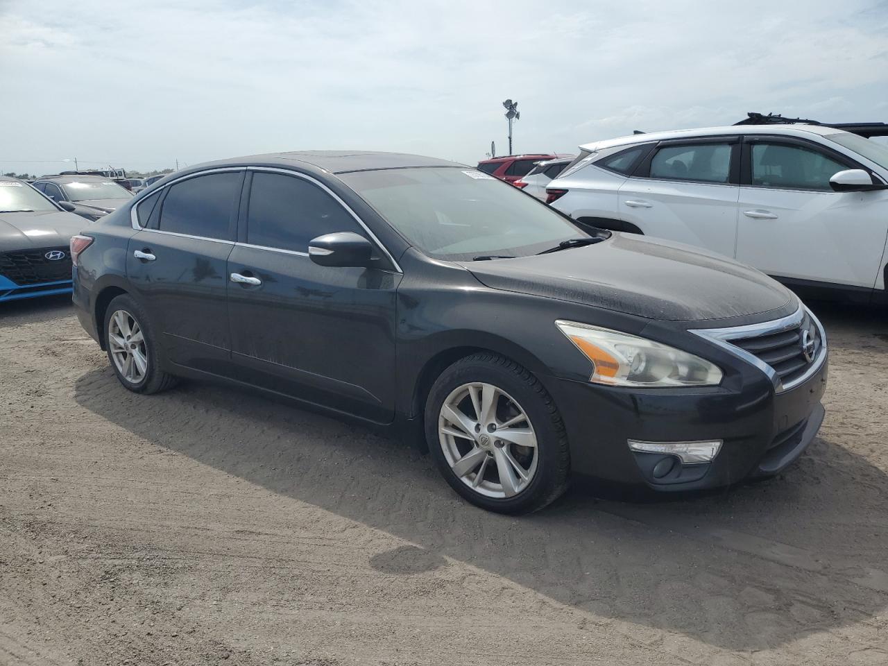 2015 Nissan Altima - Image 4