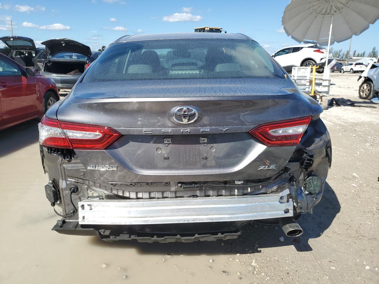 2018 Toyota Camry L VIN: 4T1B11HK0JU158510 Lot: 77328204