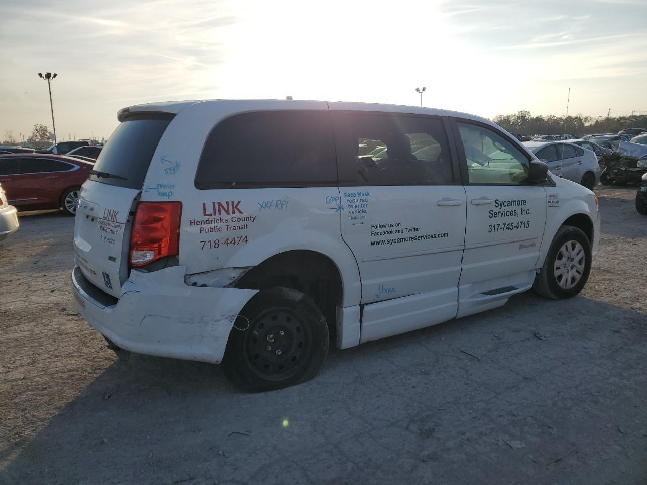 2015 Dodge Caravan - Image 3