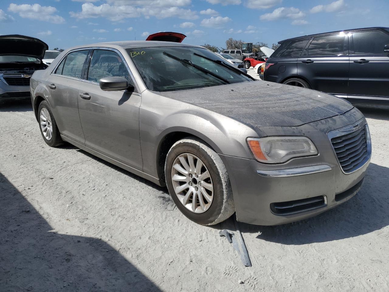 VIN 2C3CCAAG9EH175635 2014 CHRYSLER 300 no.4