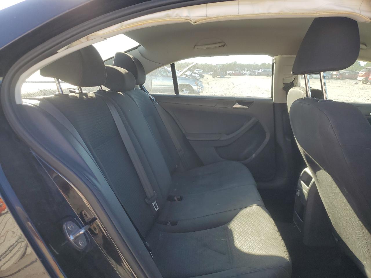 2016 Volkswagen Jetta - Image 11