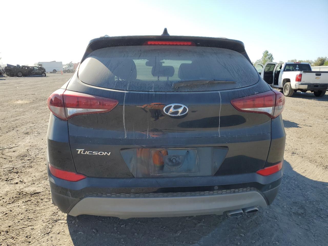 KM8J33A26JU806105 2018 Hyundai Tucson Value