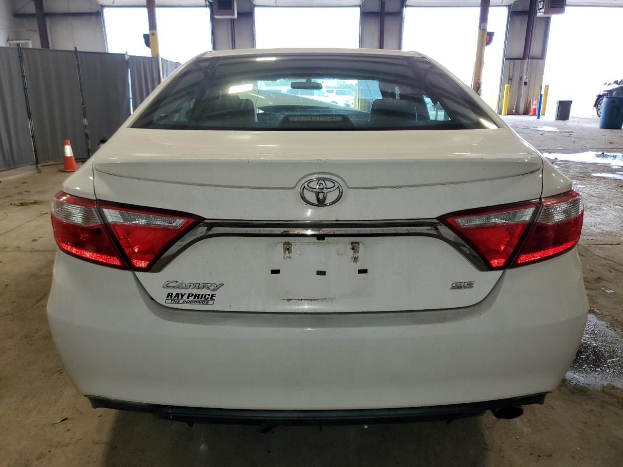 2015 Toyota Camry - Image 6