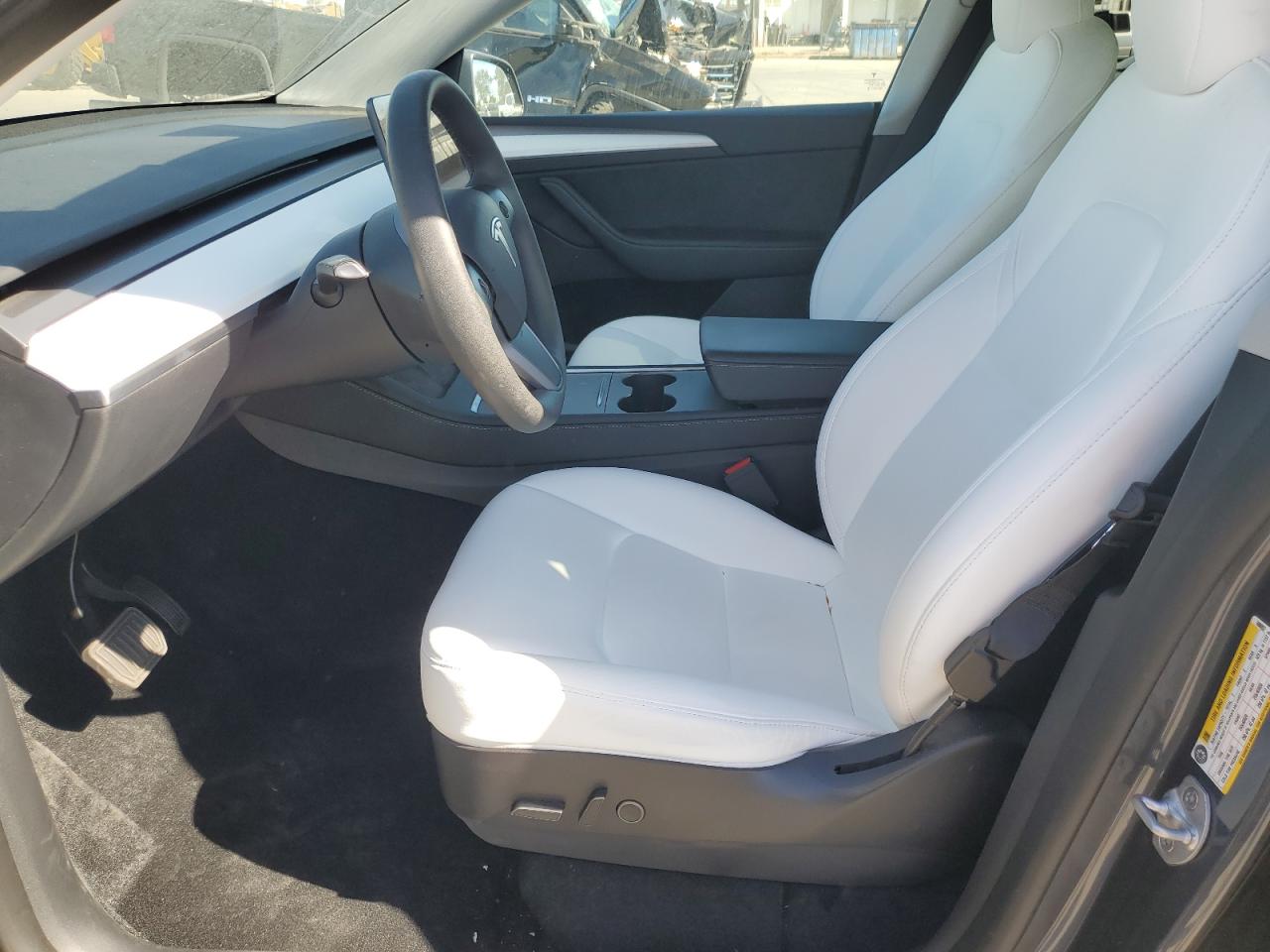 7SAYGAEE0PF696057 2023 Tesla Model Y