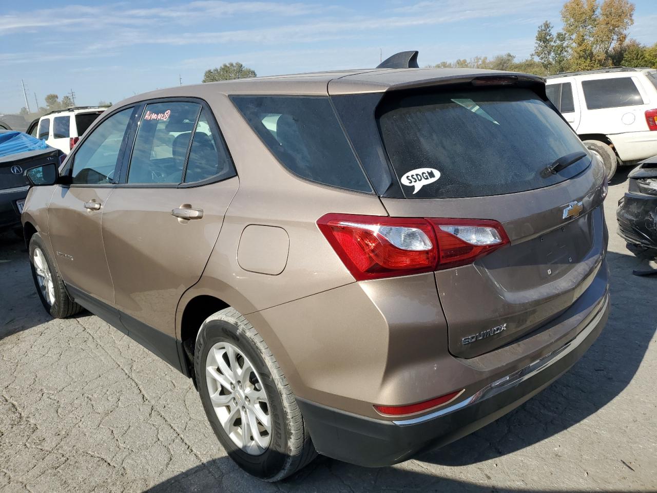 2018 Chevrolet Equinox - Image 2