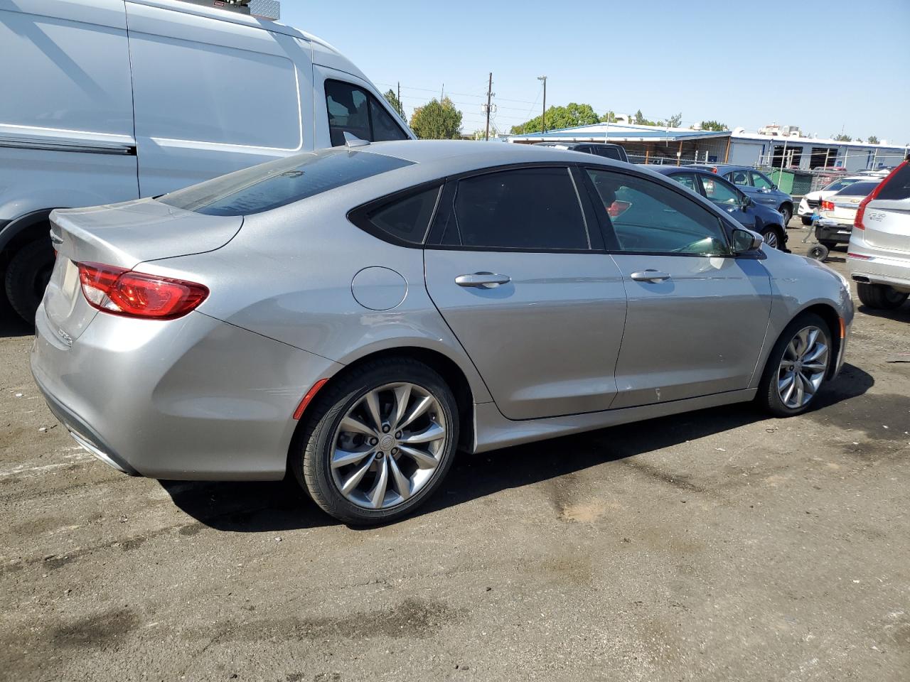 2016 Chrysler 200 - Image 3