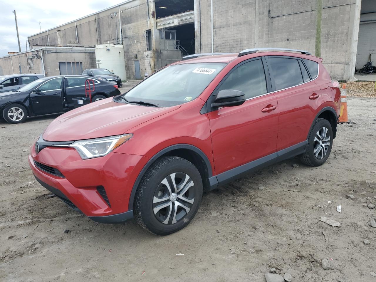 JTMZFREV5HJ122485 2017 TOYOTA RAV 4 - Image 1