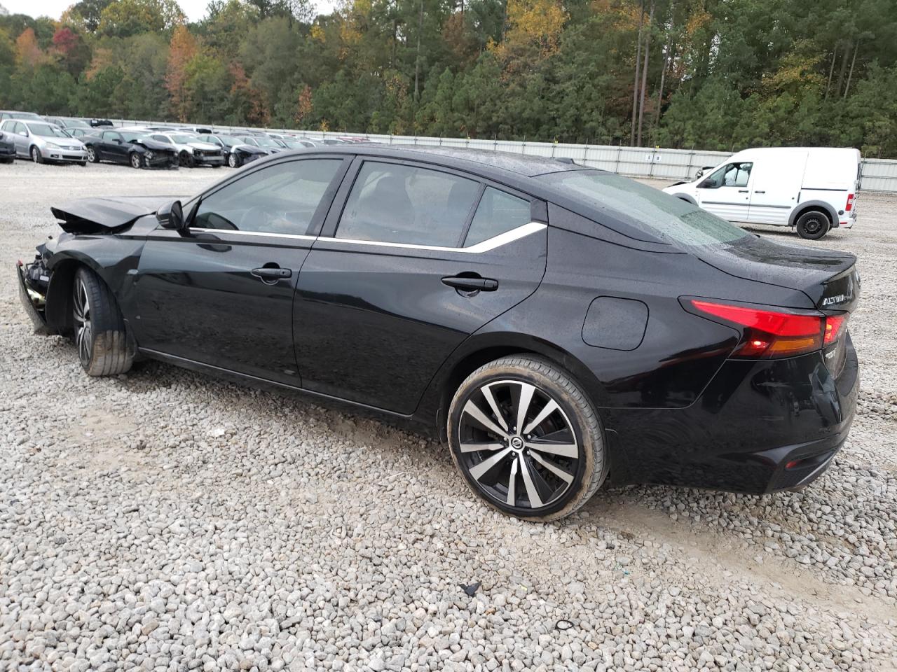2019 Nissan Altima - Image 2