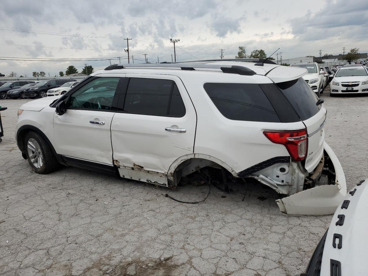 2014 Ford Explorer - Image 2