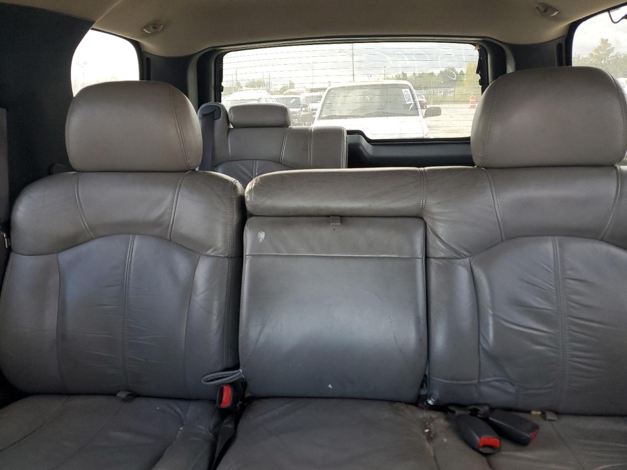 2001 Chevrolet Tahoe - Image 10
