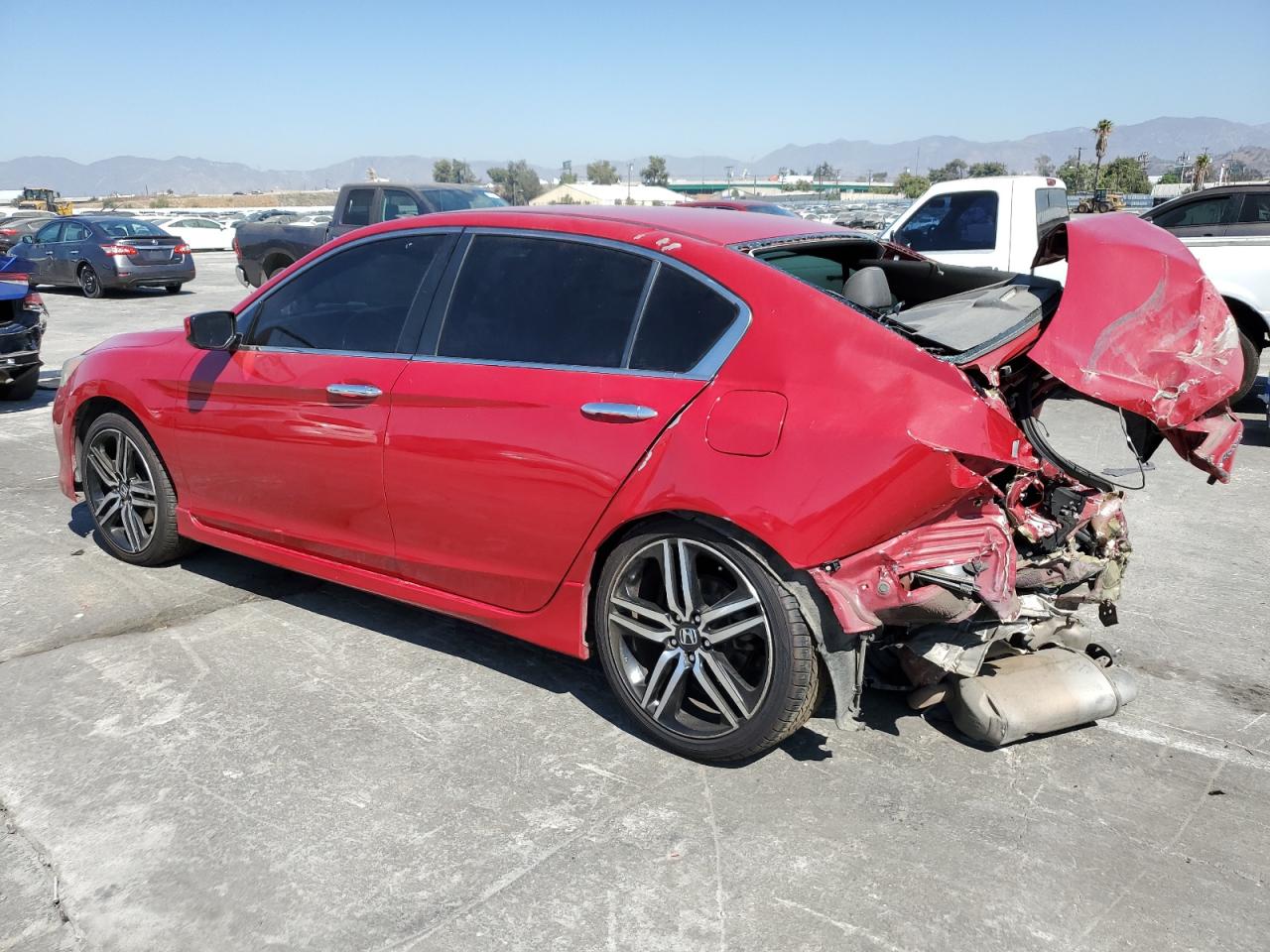 1HGCR2F5XHA067004 2017 HONDA ACCORD - Image 2