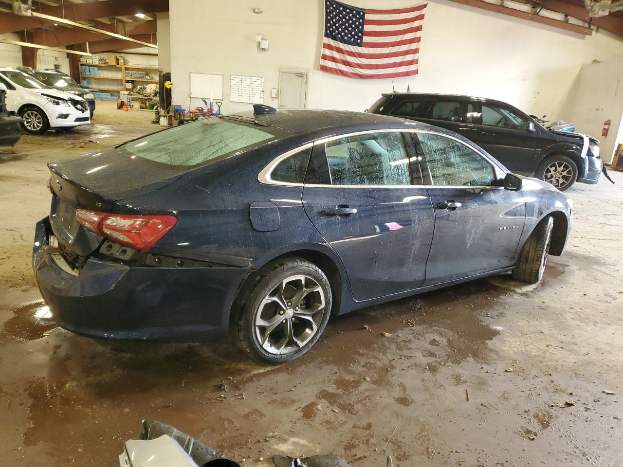 2022 Chevrolet Malibu - Image 3
