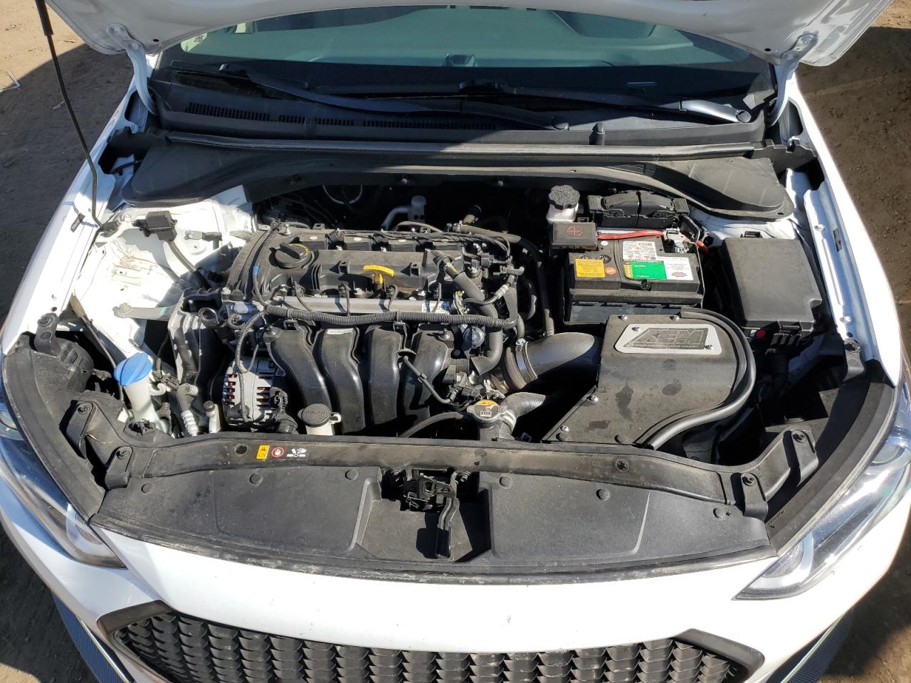 2018 Hyundai Elantra - Image 11
