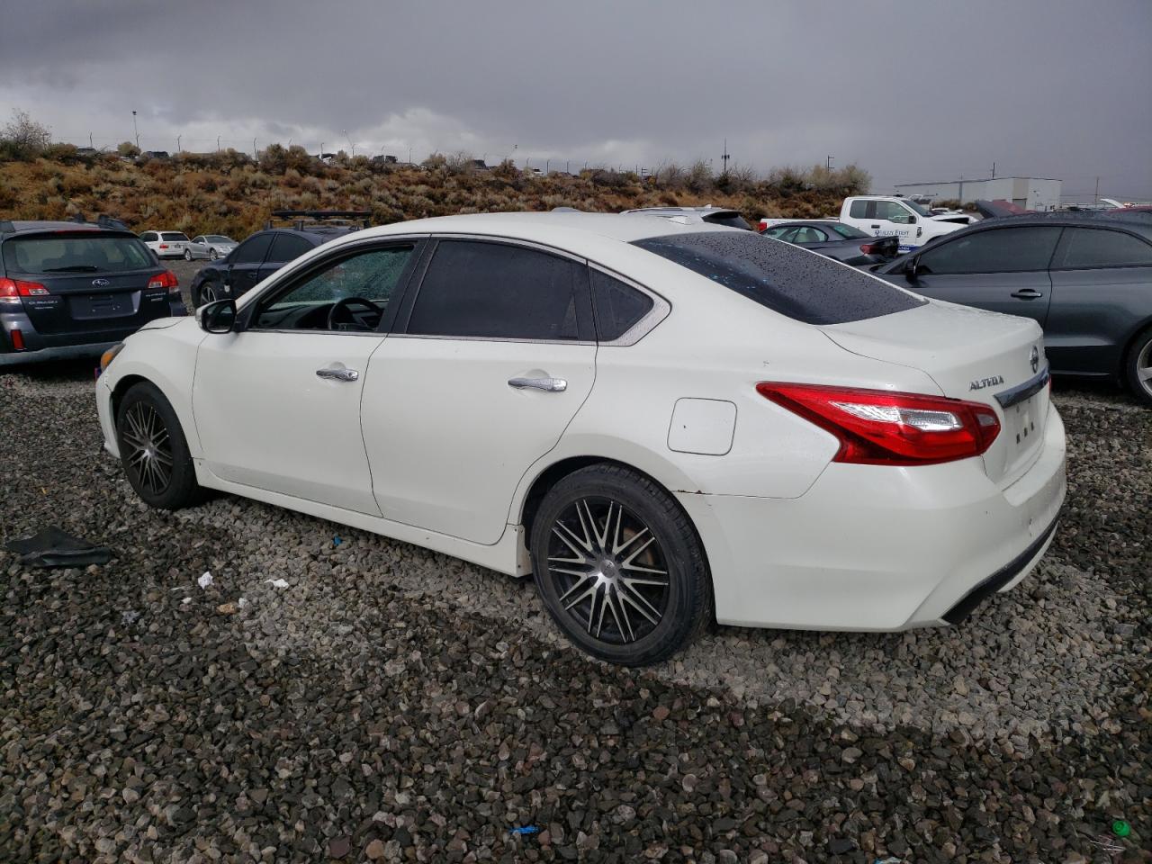 2017 Nissan Altima 2.5 white null gas 1N4AL3AP0HC176121 photo #3
