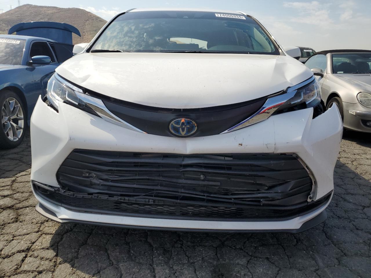 2021 Toyota Sienna - Image 5