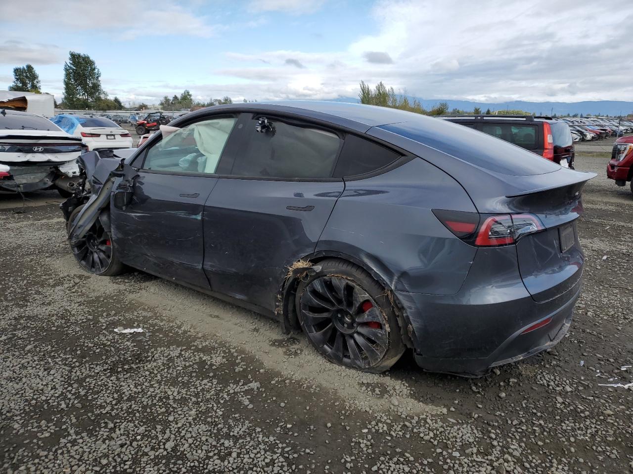 7SAYGDEF4NF489565 2022 TESLA MODEL Y - Image 2