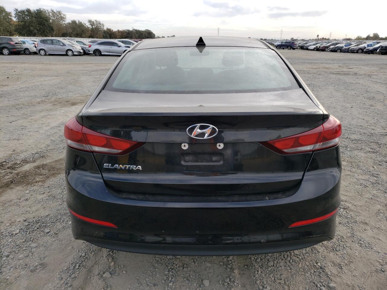 2018 Hyundai Elantra - Image 6