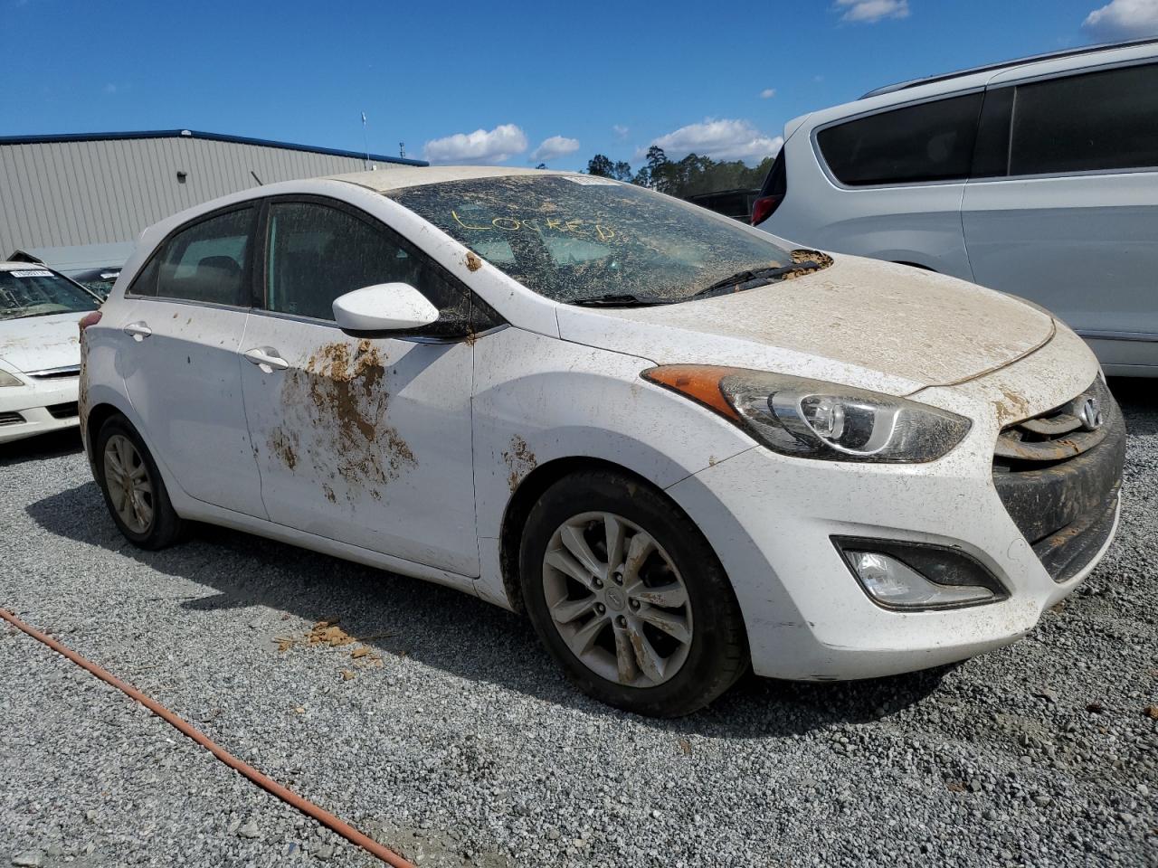 VIN KMHD35LH5FU241640 2015 HYUNDAI ELANTRA no.4