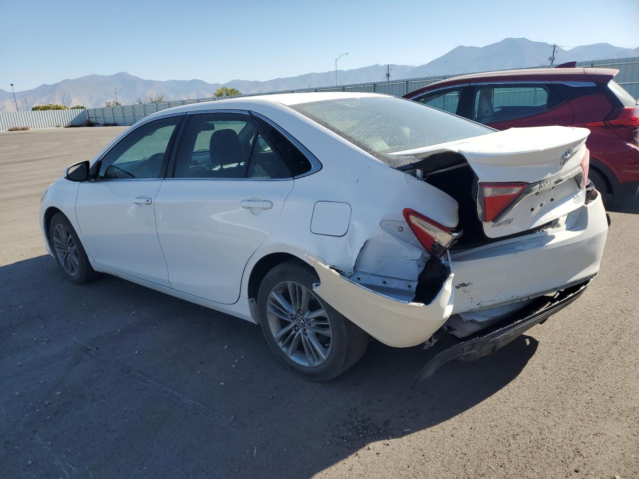 4T1BF1FK4GU228538 2016 TOYOTA CAMRY - Image 2