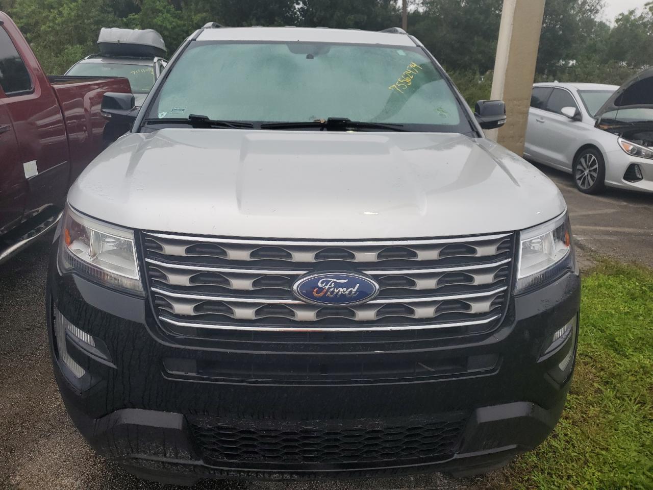 2017 Ford Explorer - Image 5