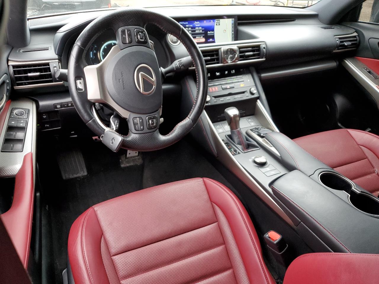 2018 Lexus IS - Image 8
