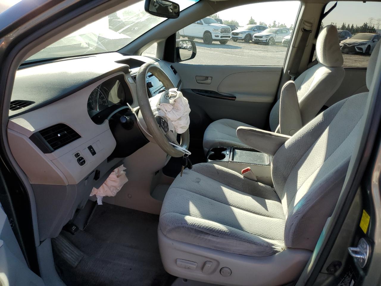 2011 Toyota Sienna - Image 7