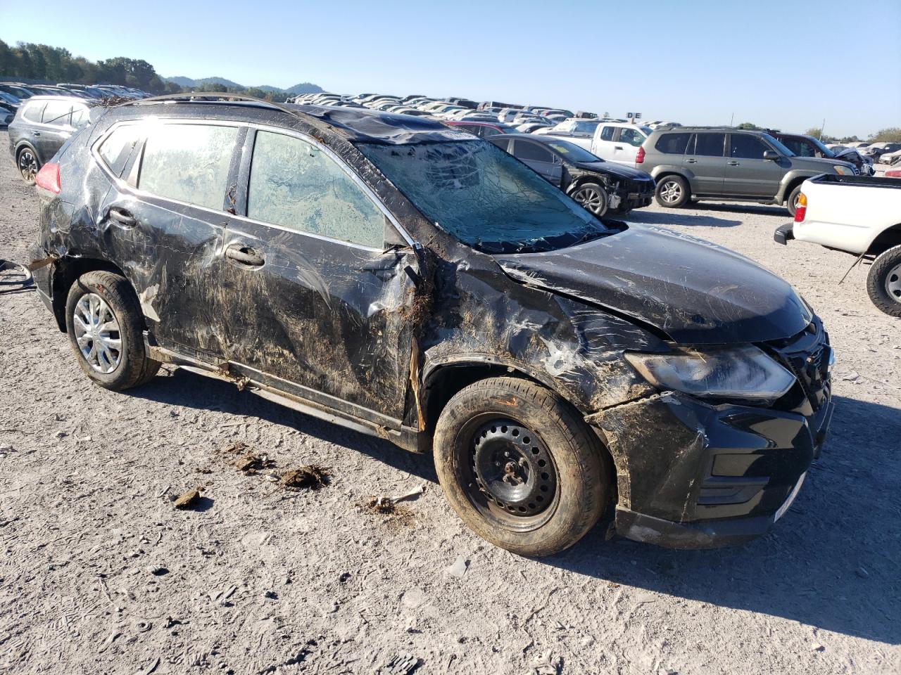2017 Nissan Rogue - Image 4