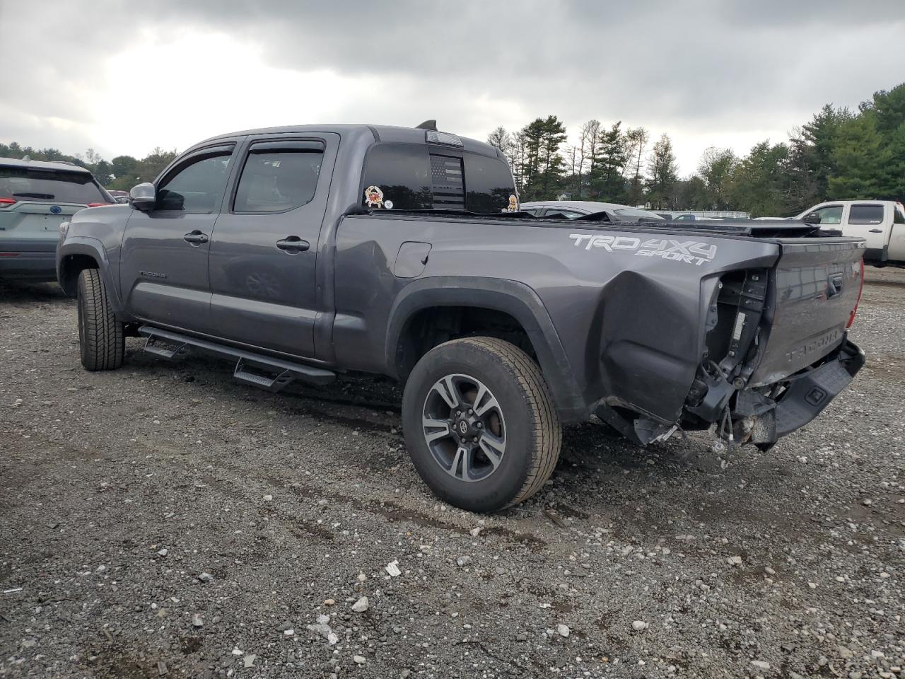 VIN 5TFDZ5BNXHX016609 2017 TOYOTA TACOMA no.2