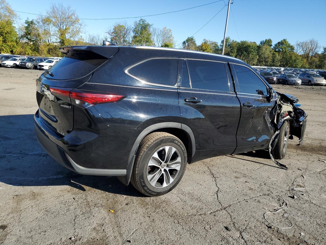 2021 Toyota Highlander - Image 3