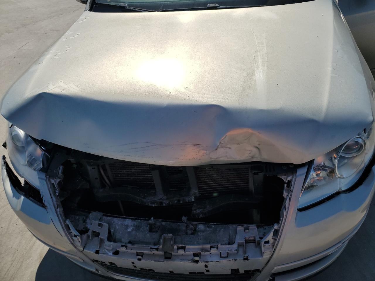 2010 Volkswagen Passat Komfort VIN: WVWJK7AN3AE132000 Lot: 74583674