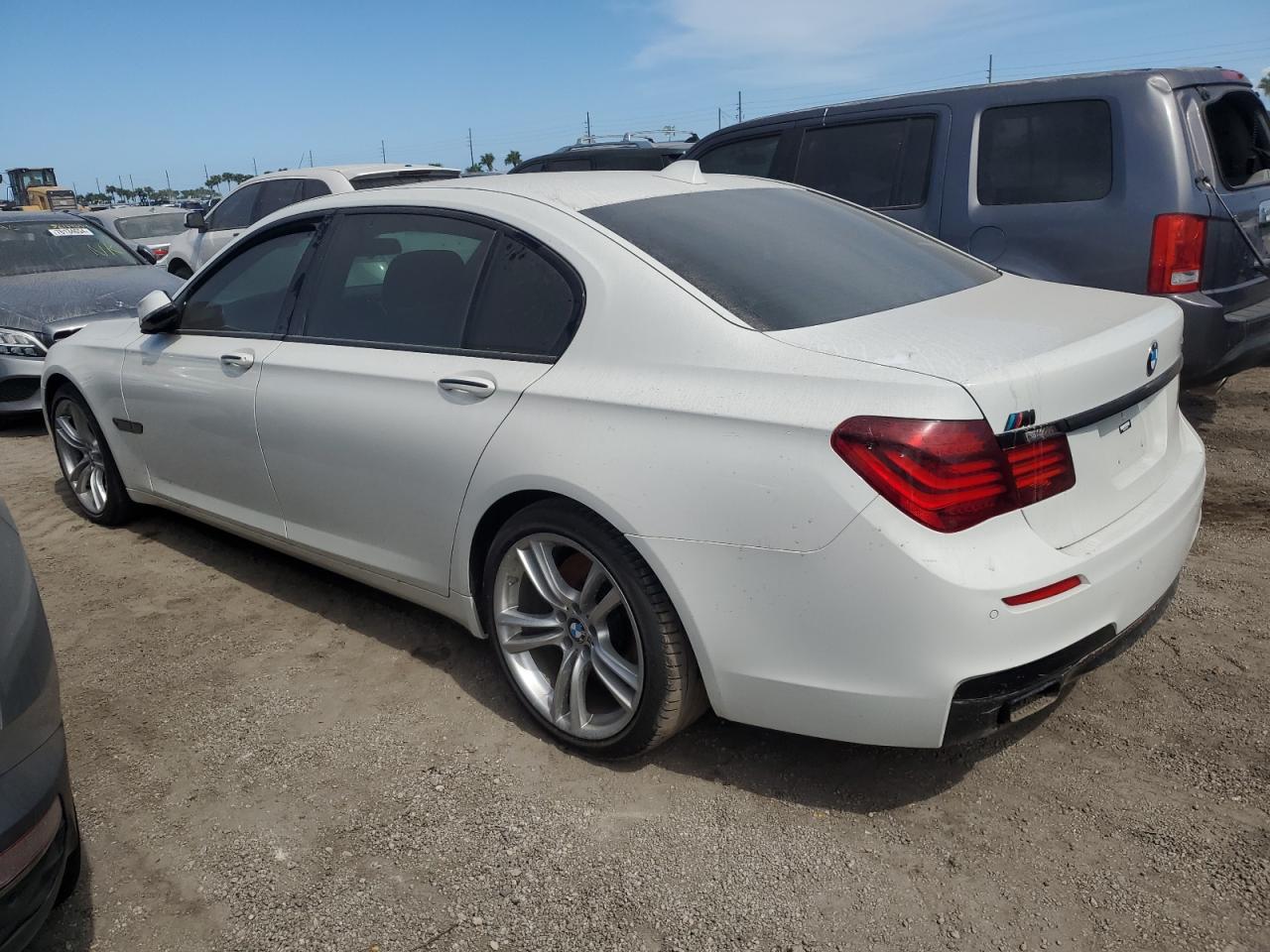 VIN WBAYF8C5XFD654560 2015 BMW 7 SERIES no.2