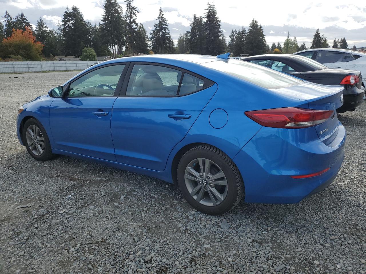 5NPD84LF6HH114133 2017 HYUNDAI ELANTRA - Image 2