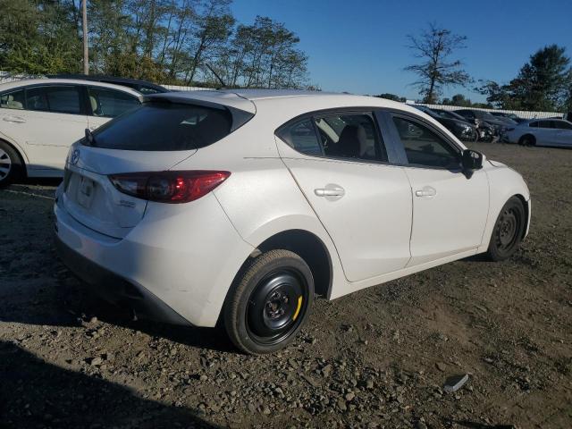  MAZDA 3 2015 White