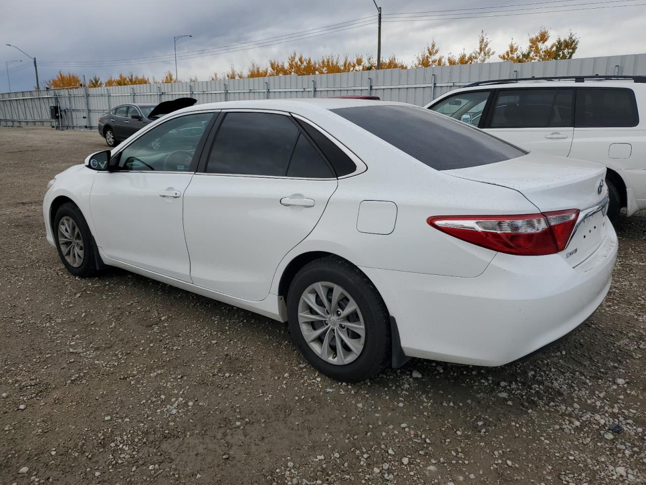 4T1BF1FK2GU190873 2016 TOYOTA CAMRY - Image 2