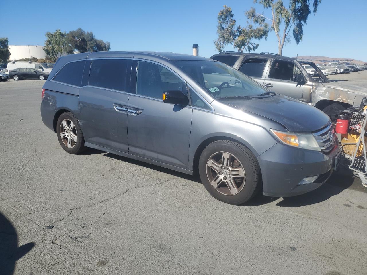 VIN 5FNRL5H98DB045371 2013 HONDA ODYSSEY no.4