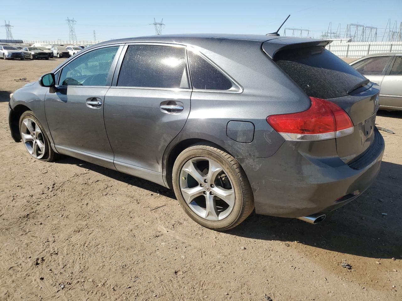 2010 Toyota Venza - Image 2