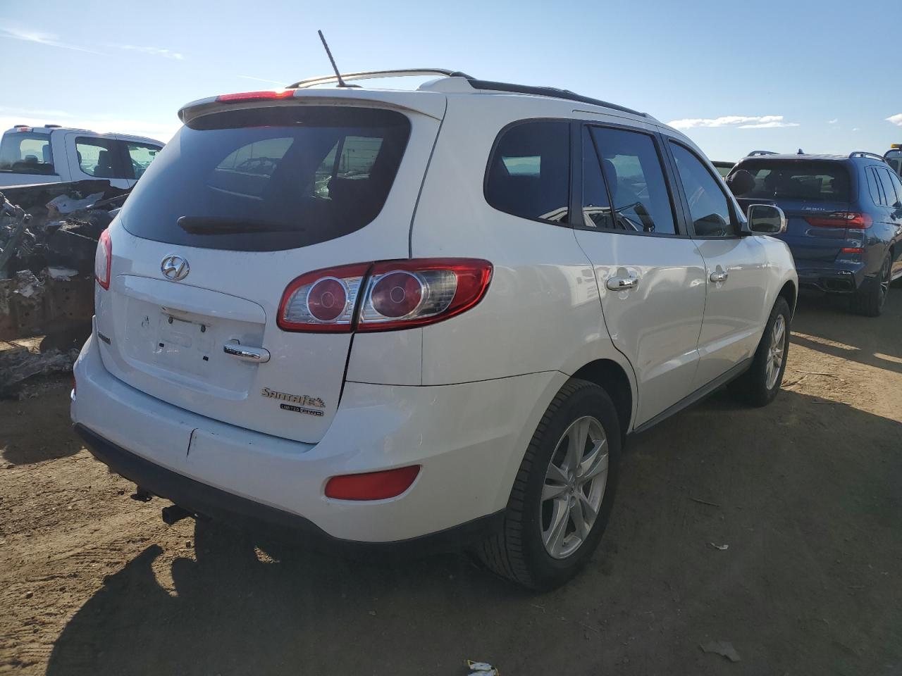 2010 Hyundai Santa Fe - Image 3