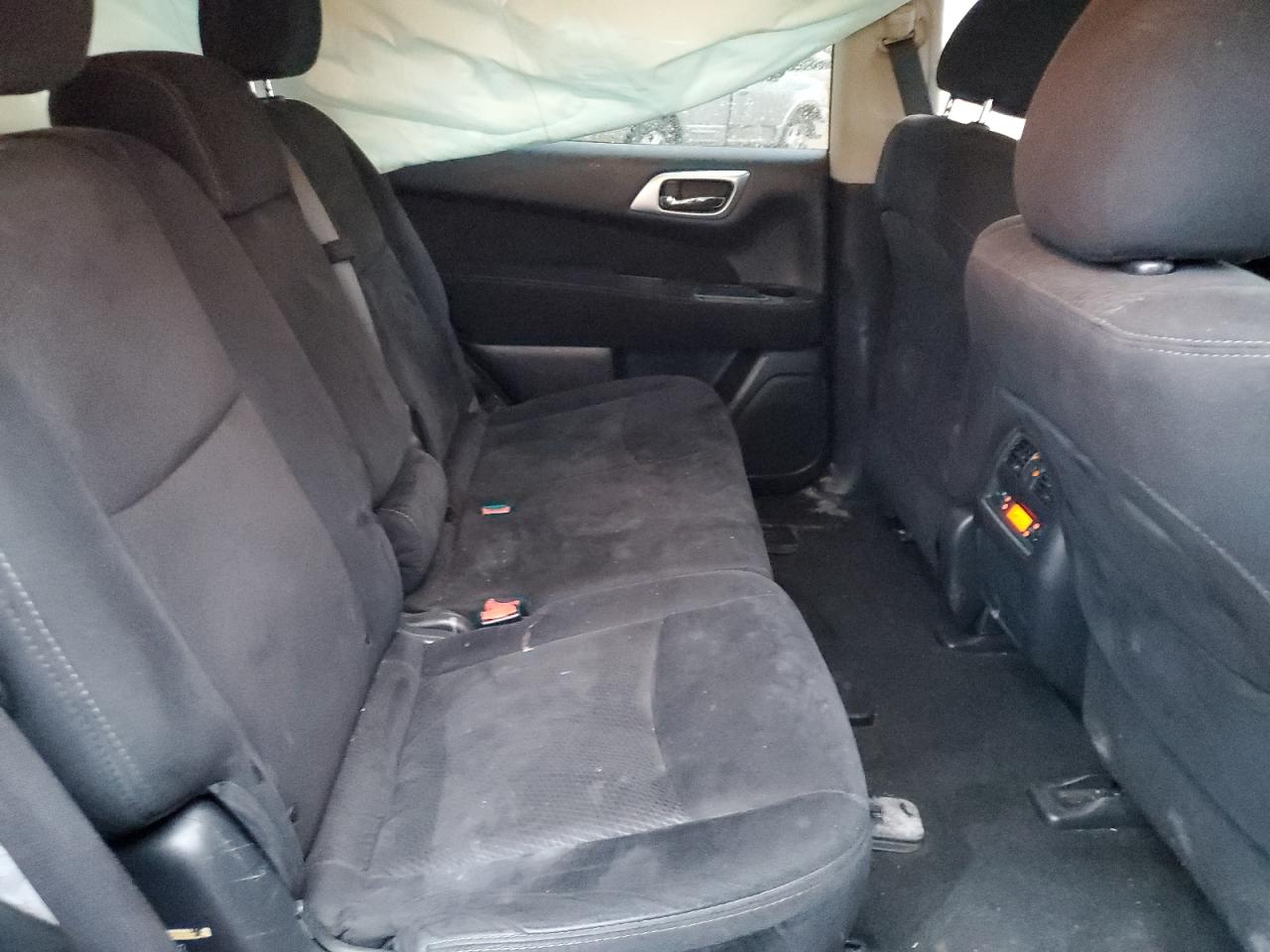 2015 Nissan Pathfinder - Image 11