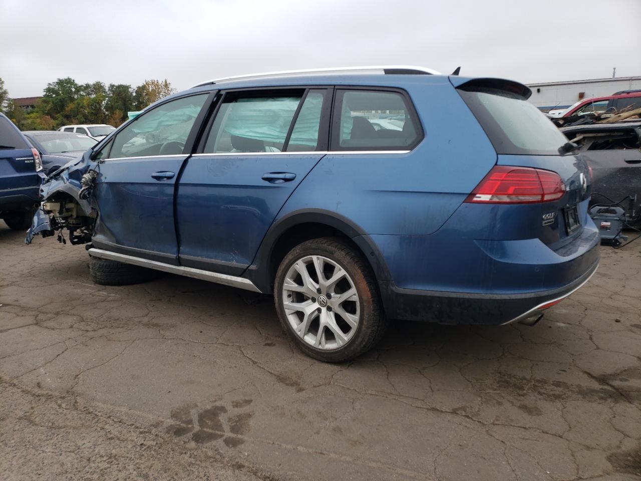 3VWH17AUXKM500352 2019 VOLKSWAGEN GOLF - Image 2