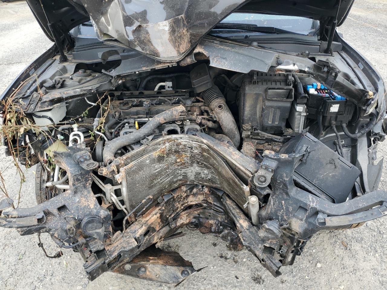 2011 Hyundai Santa Fe - Image 13