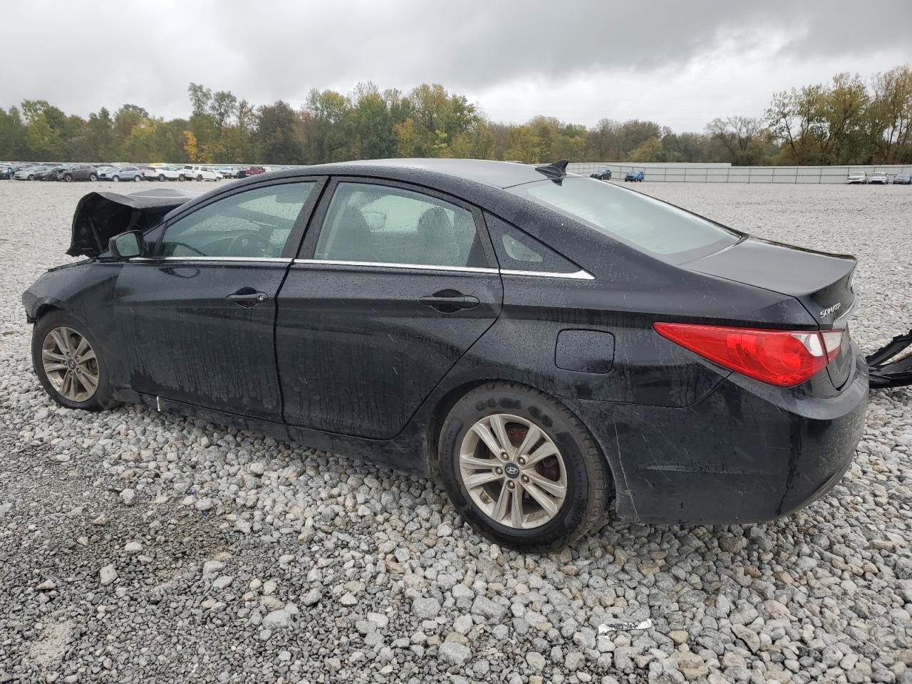 2011 Hyundai Sonata - Image 2