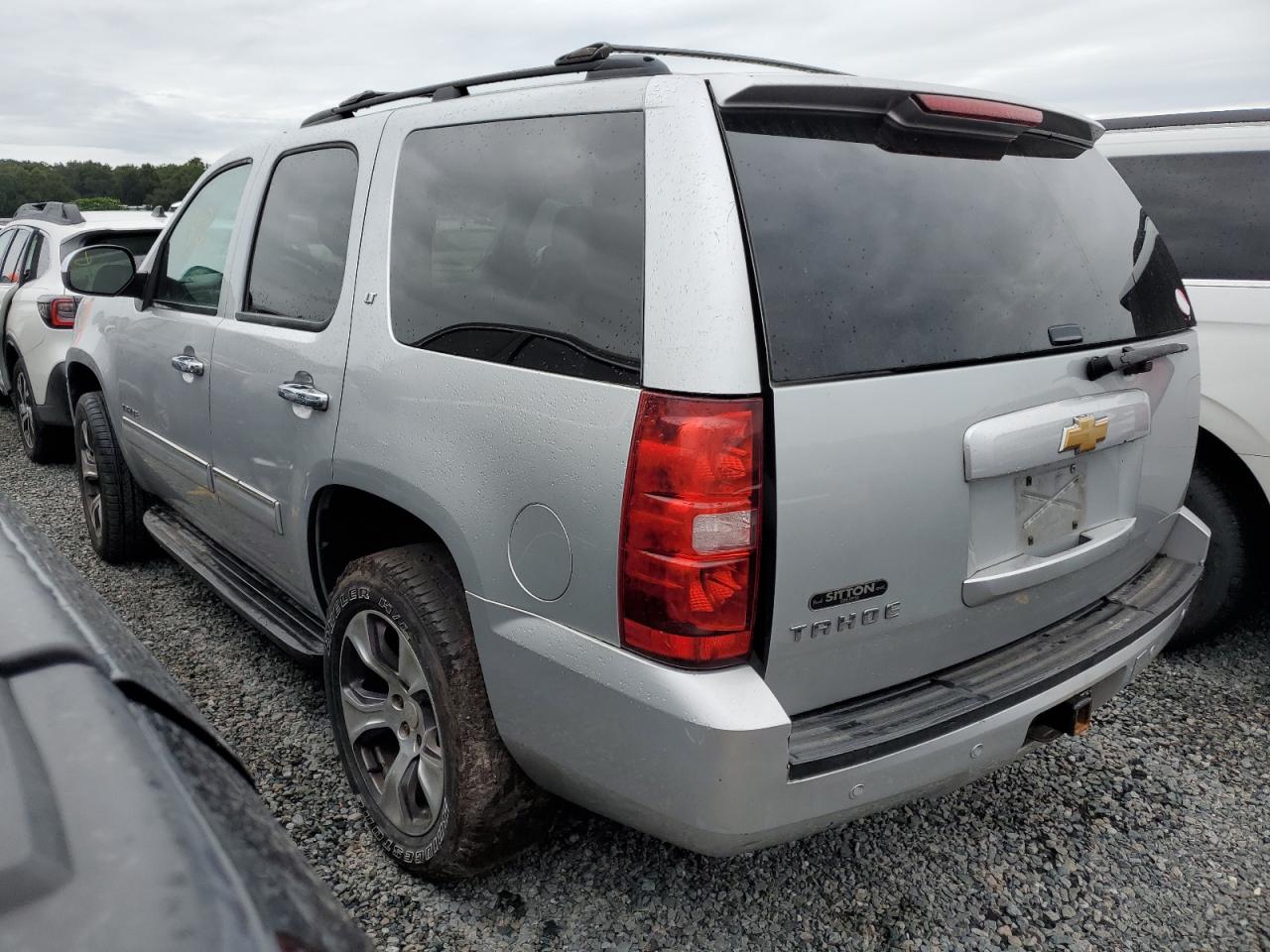 VIN 1GNSCBE06DR237234 2013 CHEVROLET TAHOE no.2