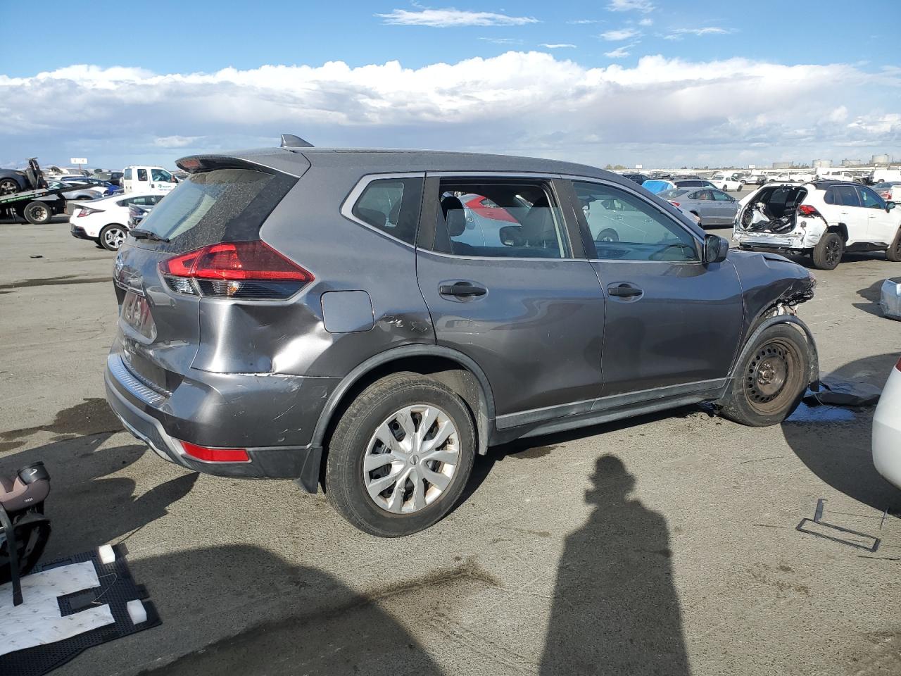 2018 Nissan Rogue S VIN: KNMAT2MT0JP584694 Lot: 78096854