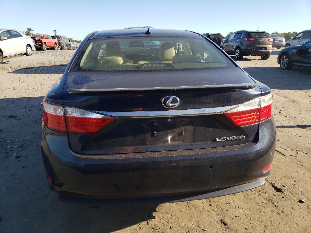 2014 Lexus ES - Image 6