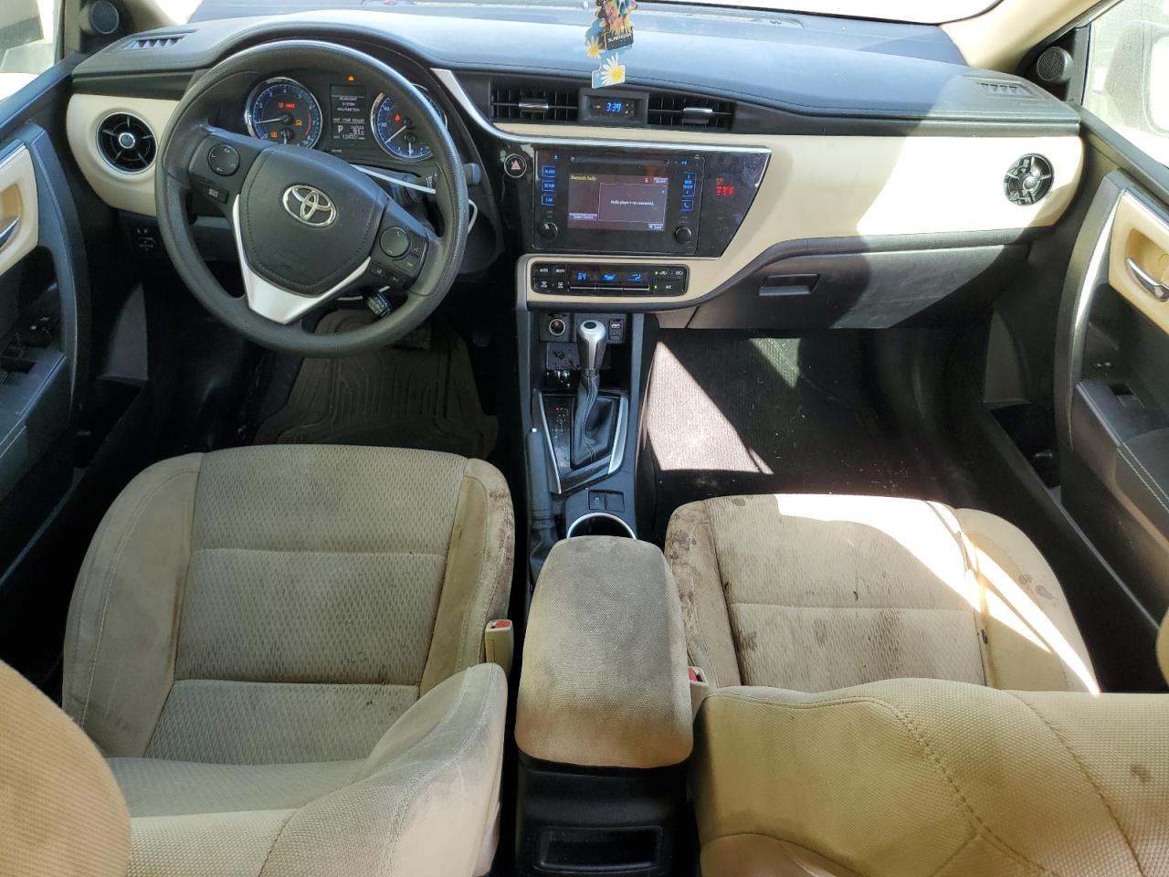 5YFBURHE3JP768483 2018 Toyota Corolla L