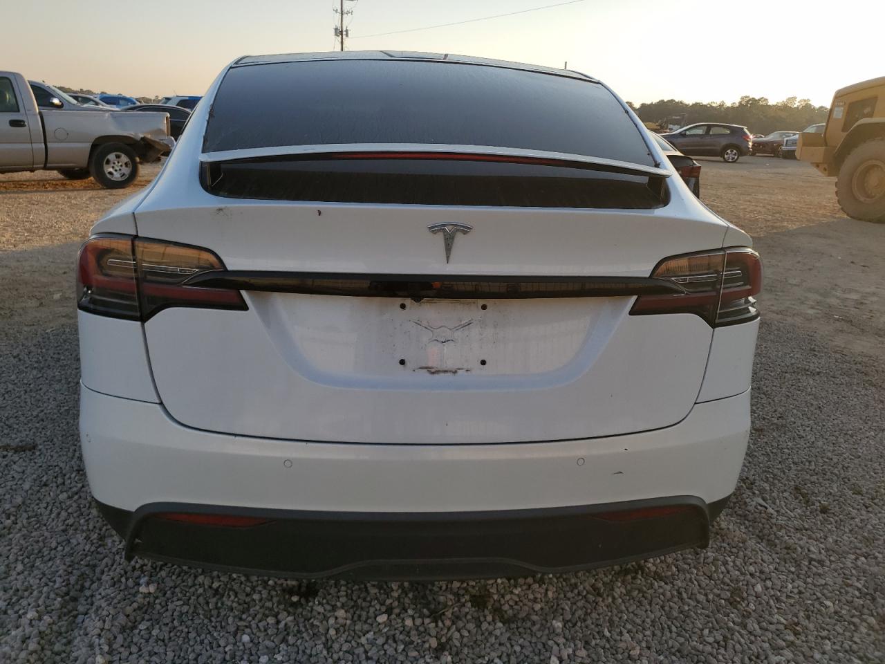 2022 Tesla Model X VIN: 7SAXCBE5XNF329094 Lot: 76727404