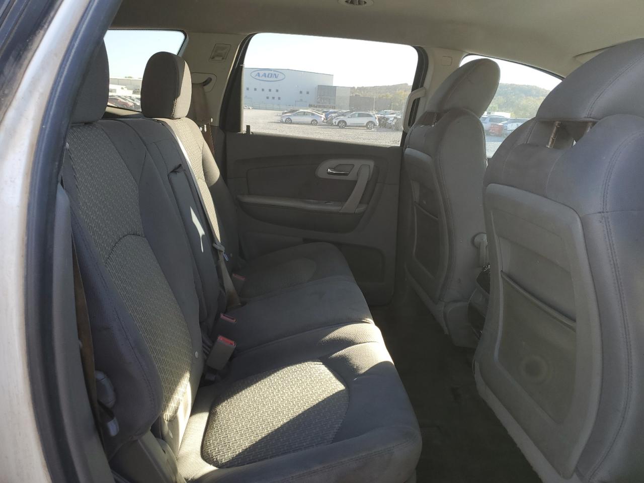 2011 Chevrolet Traverse - Image 11